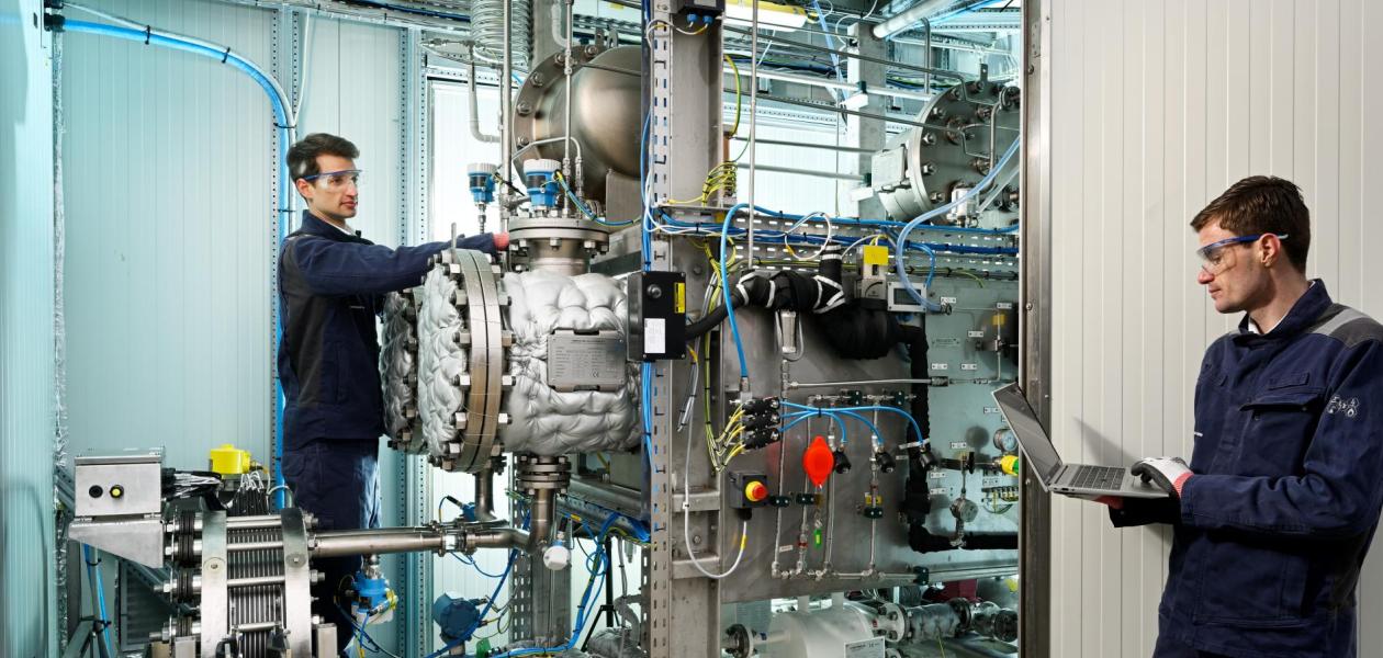 Zusammenarbeit von Battolyser Systems und VDL Hydrogen Systems unter dem Namen Alquion